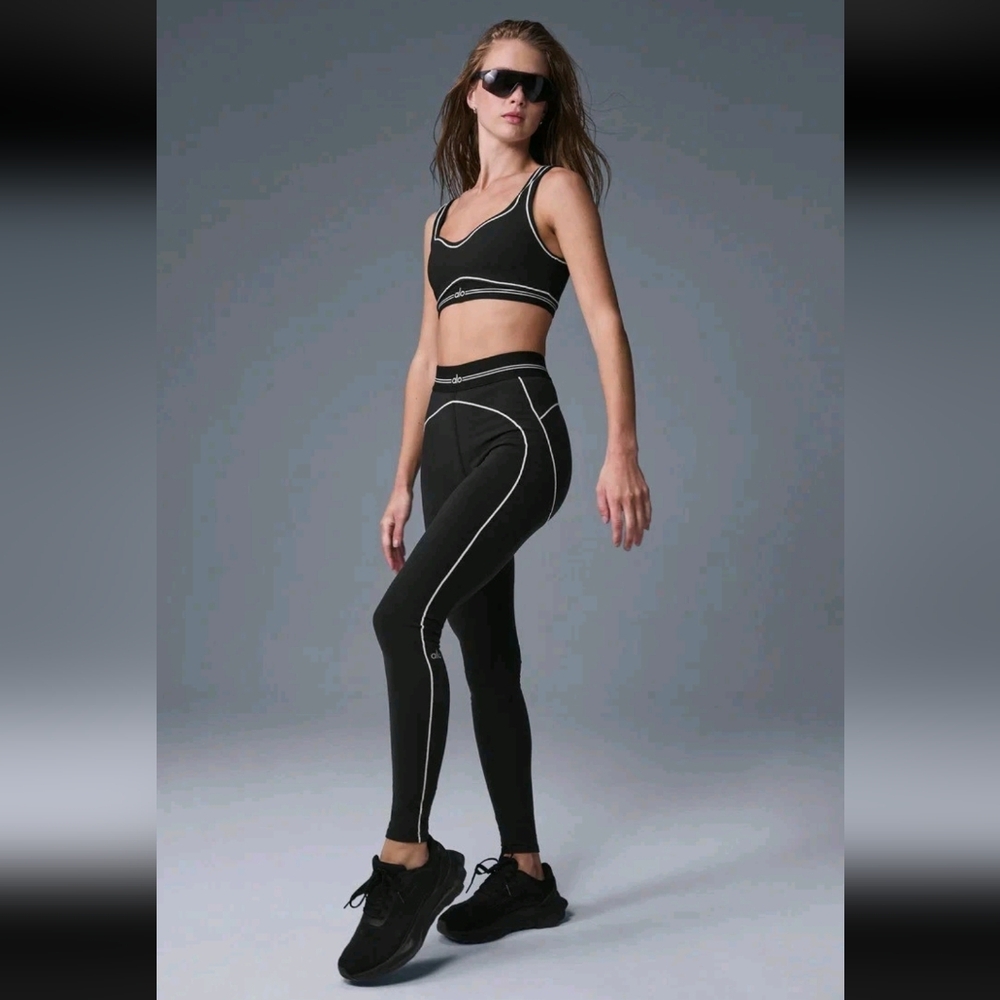 ALO Yoga Sports Bra and Leggings Set